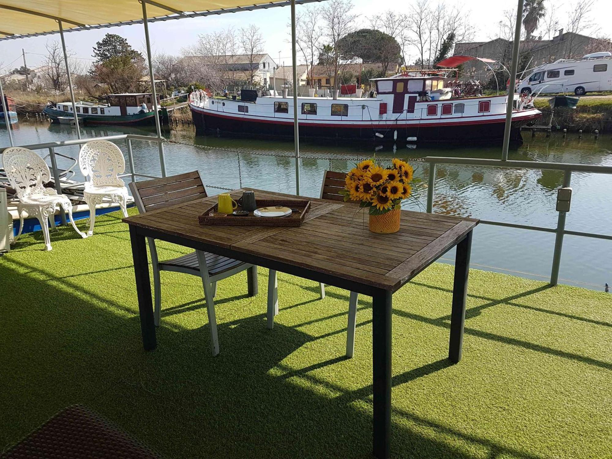 Peniche Authentique Tout Confort Aigues-Mortes Extérieur photo